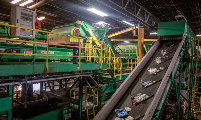 WM cambridge ontario facility interior - Van Dyk Recycling Solutions